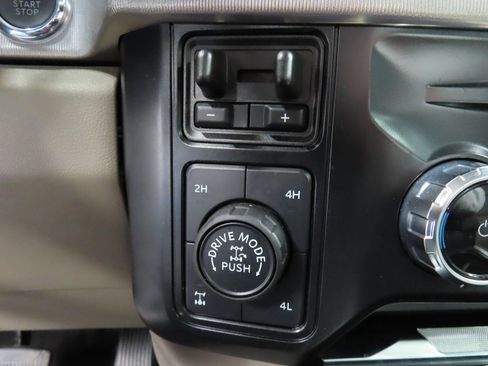 Used 2025 Ford F350 Platinum w/ Platinum Plus Package image 70