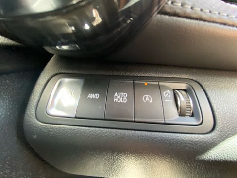 Used 2026 Chevrolet Equinox LT AWD/4WD image 22