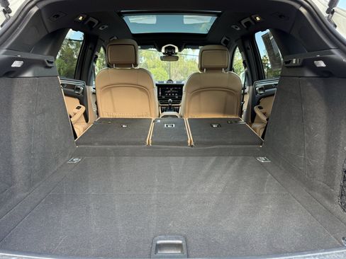 Used 2024 Porsche Macan image 35