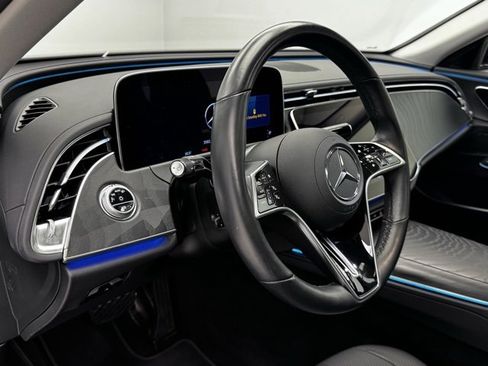 Used 2025 Mercedes-Benz E 350 4MATIC Sedan image 12