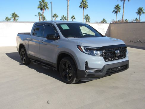 Used 2025 Honda Ridgeline Black Edition image 2