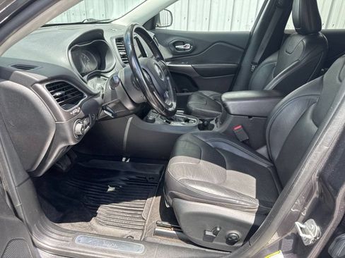 Used 2020 Jeep Cherokee Limited AWD/4WD image 18