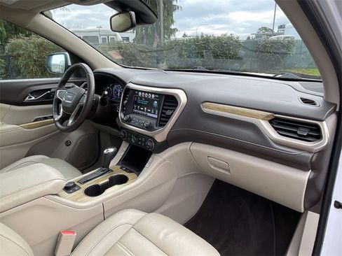 Used 2018 GMC Acadia Denali w/ Technology Package image 30