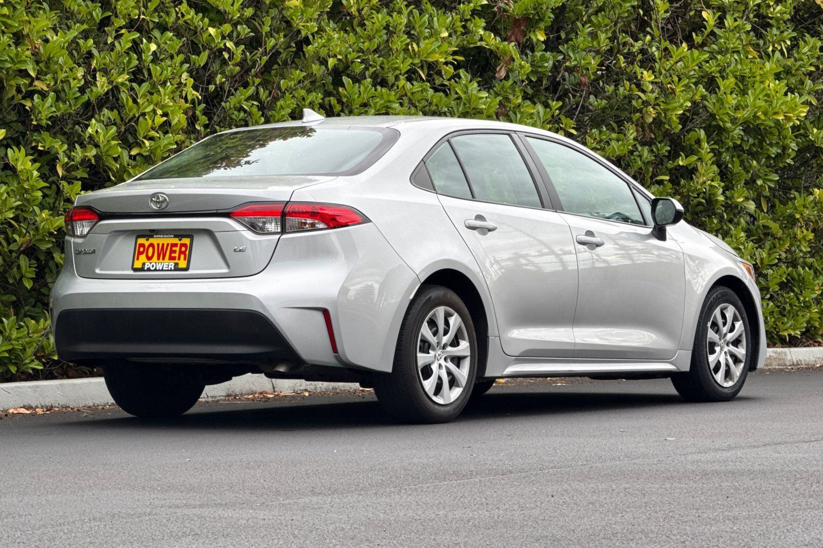 Used 2023 Toyota Corolla LE FWD image 4