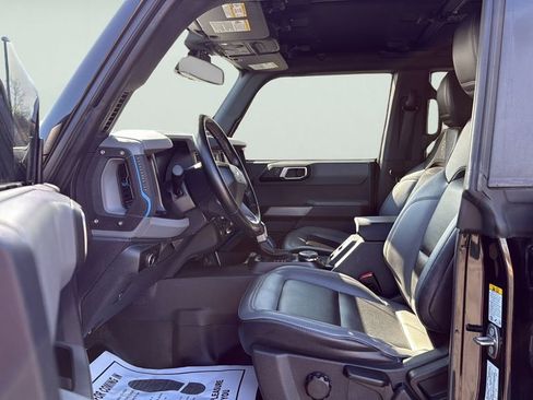 Used 2023 Ford Bronco Black Diamond image 18