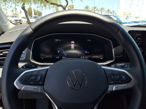 Used 2025 Volkswagen Jetta SE FWD image 27