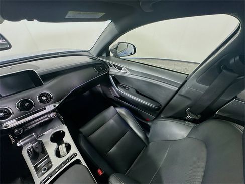Used 2019 Kia Stinger GT image 11