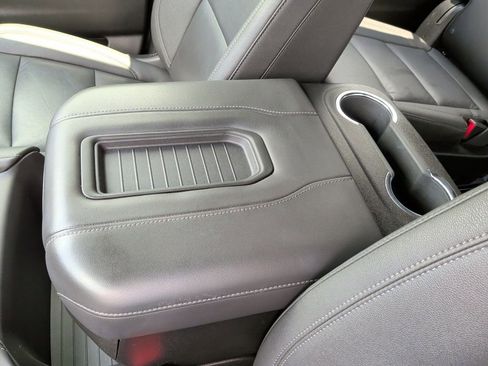 Used 2023 Chevrolet Tahoe LT w/ Luxury Package RWD image 33