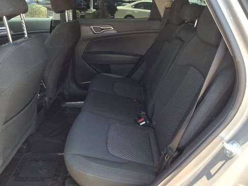 Used 2023 Kia Sportage LX FWD image 22