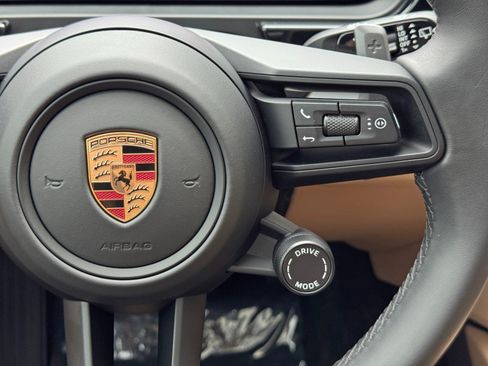 Used 2025 Porsche Cayenne w/ Premium Package Plus AWD/4WD image 24