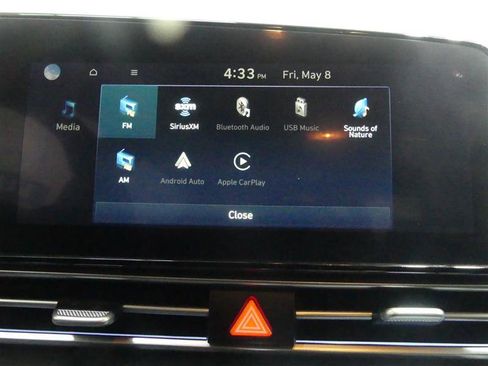 Used 2025 Hyundai Elantra Limited FWD image 45