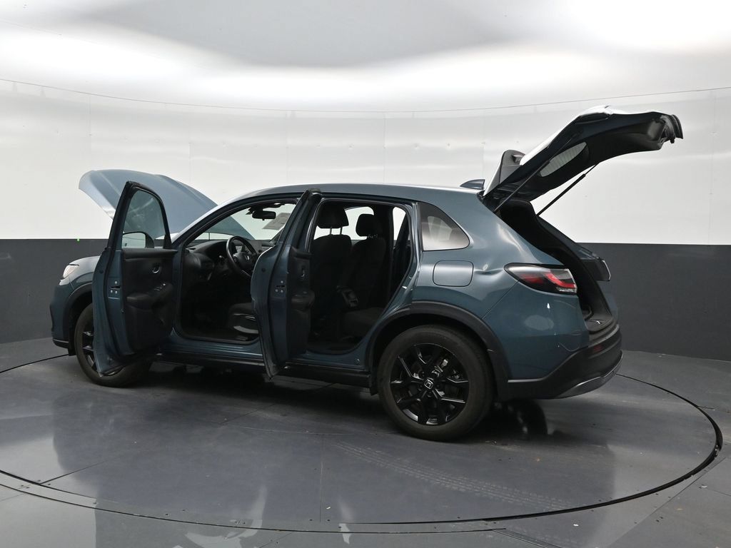 Used 2025 Honda HR-V Sport image 30