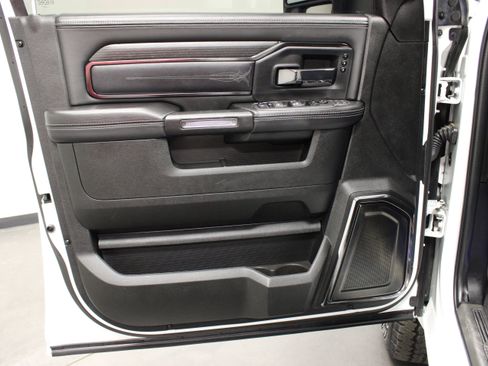 Used 2024 RAM 2500 Limited AWD/4WD image 17