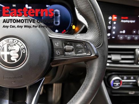 Used 2024 Alfa Romeo Giulia Veloce AWD/4WD image 16