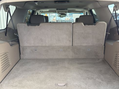 Used 2017 Chevrolet Suburban Premier image 21