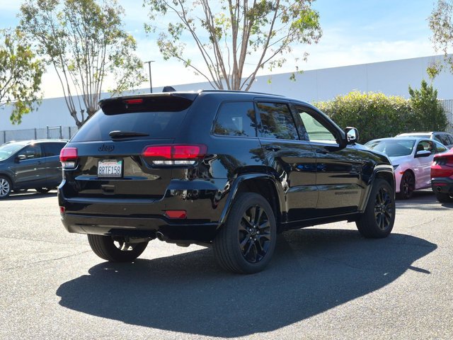 Used 2020 Jeep Grand Cherokee Altitude AWD/4WD image 5