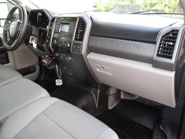 Used 2017 Ford F250 XL w/ Power Equipment Group AWD/4WD image 24