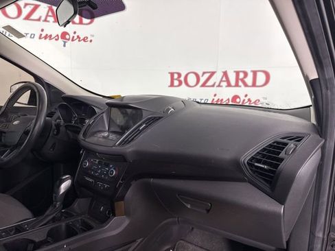 Used 2019 Ford Escape SE image 17