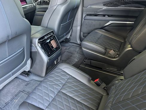 Used 2026 Cadillac Escalade IQ Luxury 1 AWD/4WD image 11