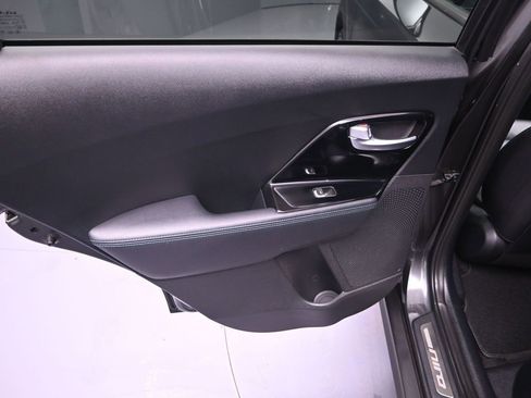 Used 2021 Kia Niro EX Premium image 28