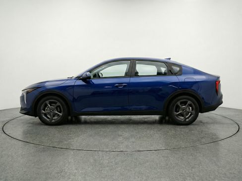 Used 2025 Kia K4 LXS image 5