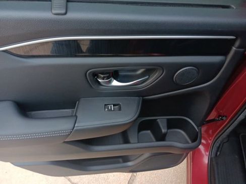 Used 2025 Honda Pilot Elite image 32