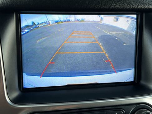 Used 2017 Chevrolet Suburban LT image 21