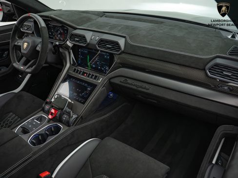 Used 2024 Lamborghini Urus Performante image 6