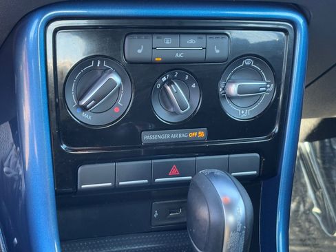 Used 2018 Volkswagen Beetle 2.0T S image 26