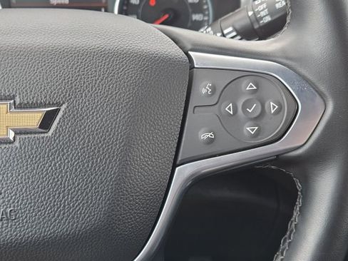 Used 2023 Chevrolet Traverse LT image 29