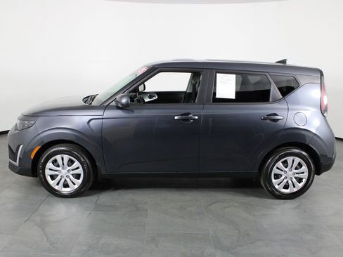 Used 2025 Kia Soul LX image 11