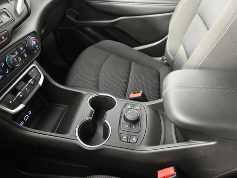 Used 2024 GMC Terrain SLE w/ Driver Convenience Package AWD/4WD image 32