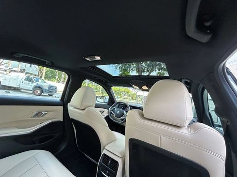 Used 2025 BMW 330i Sedan w/ Convenience Package RWD image 35