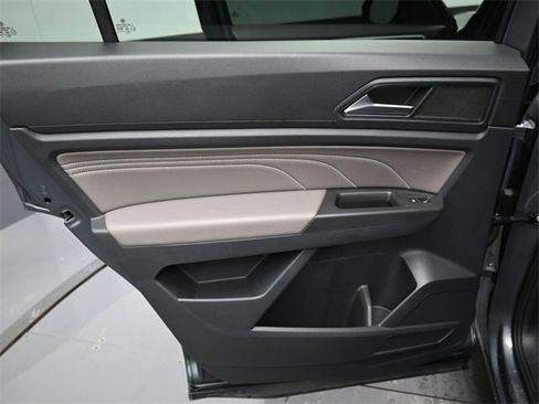 Used 2023 Volkswagen Atlas Cross Sport SE image 28