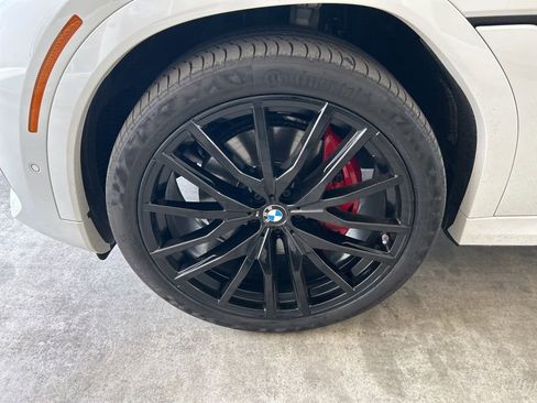 Used 2022 BMW X6 xDrive40i w/ Executive Package AWD/4WD image 14