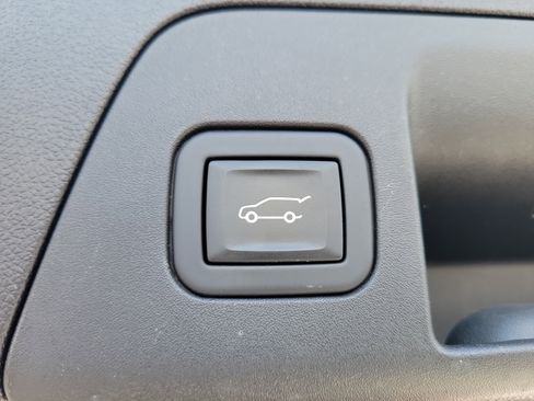Used 2023 Buick Envision Avenir FWD image 7