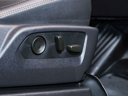 Used 2025 GMC Sierra 3500 AT4 w/ AT4 Premium Plus Package image 31