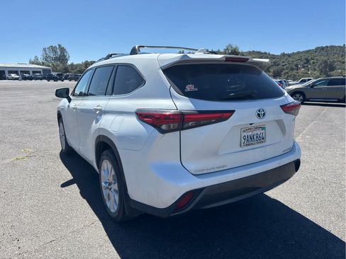 Used 2022 Toyota Highlander Limited AWD/4WD image 7