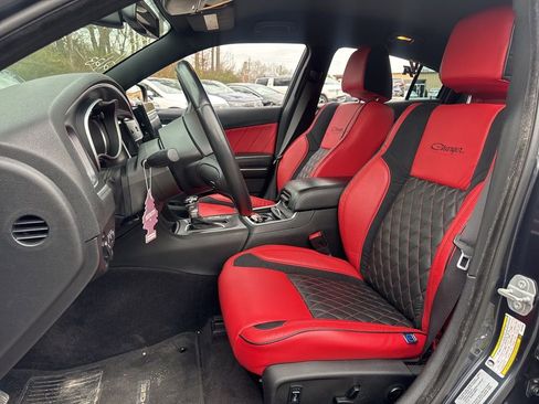 Used 2016 Dodge Charger SXT image 5