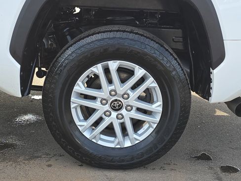 Used 2023 Toyota Tundra SR5 w/ SR5 Premium Package image 32