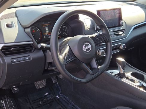 Used 2025 Nissan Altima 2.5 S image 19