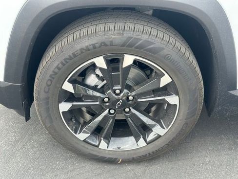 New 2026 Chevrolet Equinox RS w/ Convenience Package III AWD/4WD image 32