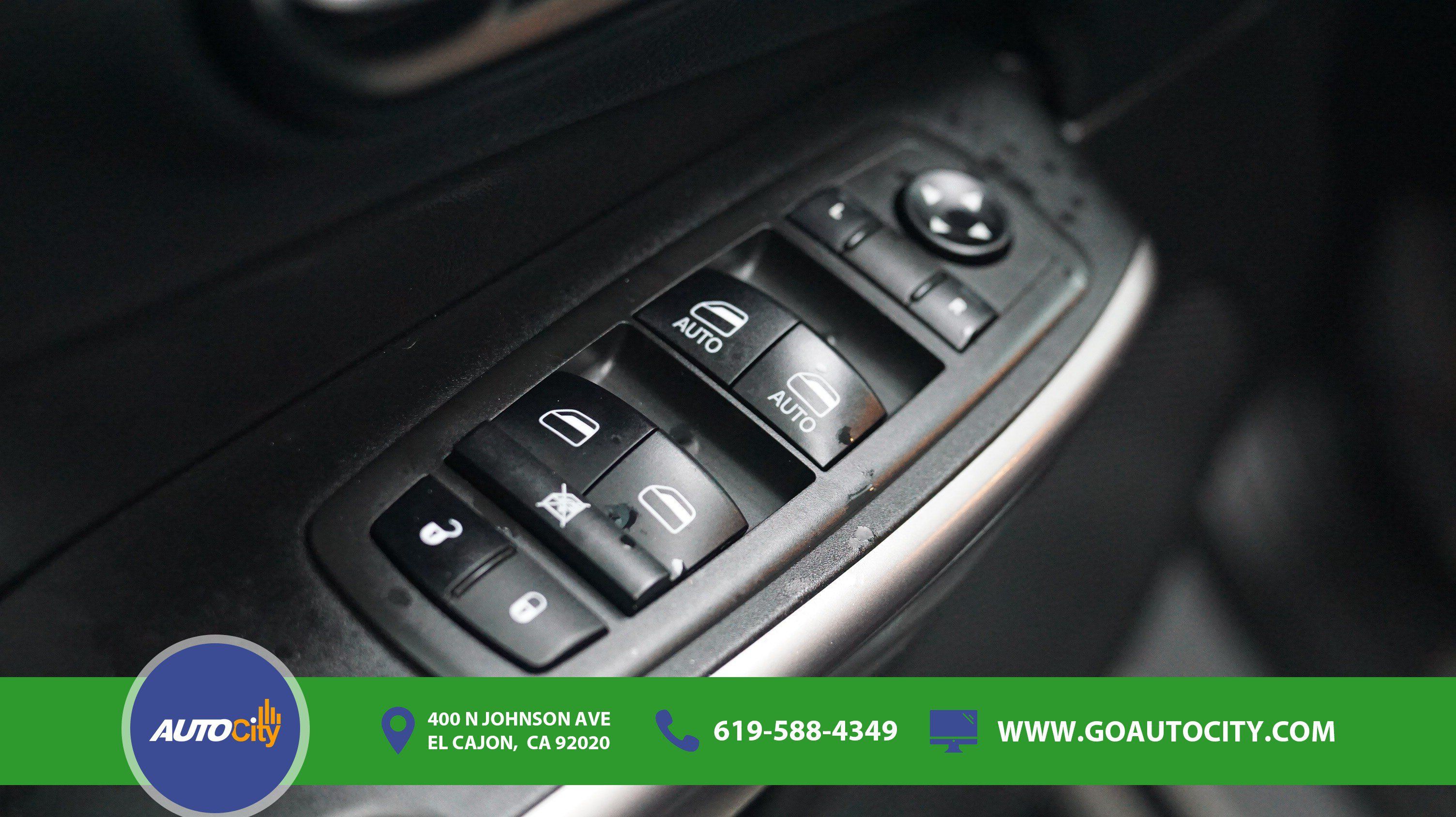 Used 2021 Jeep Cherokee Limited w/ Elite Package FWD image 19