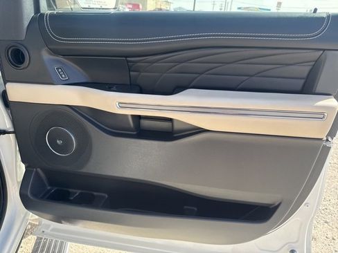 Used 2024 Ford Expedition Max Platinum image 33