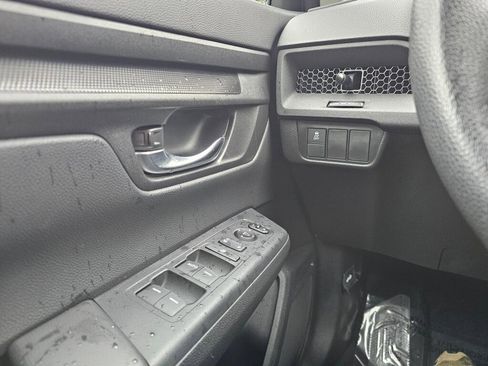 Certified 2025 Honda CR-V LX image 29
