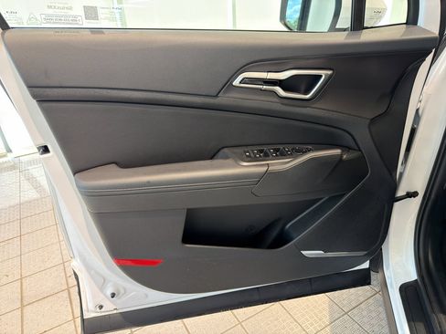 Used 2026 Kia Sportage EX w/ EX Panorama Roof Package FWD image 13