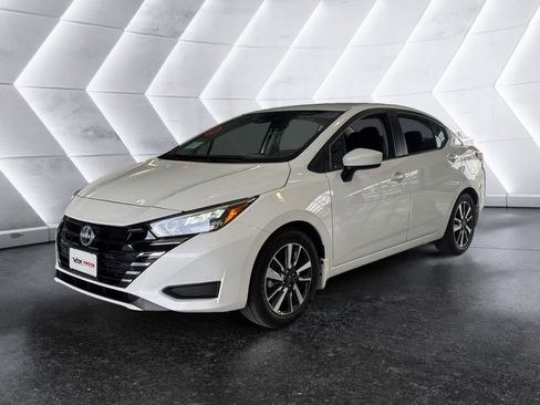 Used 2025 Nissan Versa SV w/ Trunk Package image 3