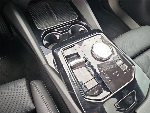 Certified 2024 BMW 530i w/ Convenience Package RWD image 12