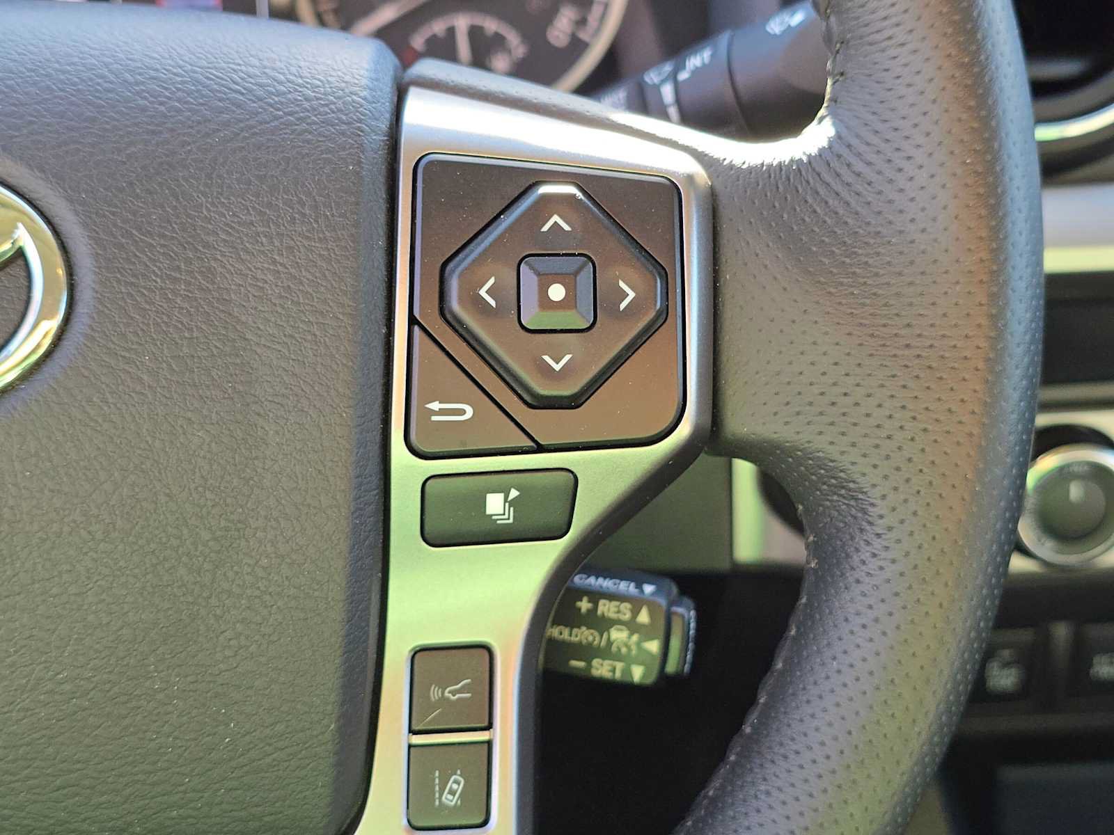 Certified 2023 Toyota Tacoma SR5 w/ Technology Package AWD/4WD image 28