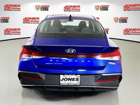 Used 2024 Hyundai Elantra SEL image 14